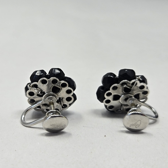 Coro Vintage Womens Earrings Facet Black Bead Flower Cluster Screw Back Fashion - Picture 5 of 7